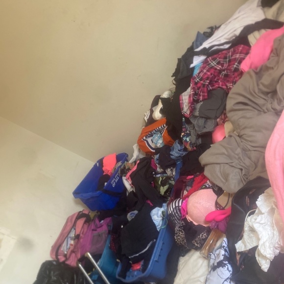 Clothes and boots - Picture 7 of 8